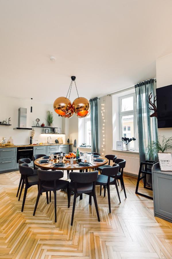 ELVIS apartment/11 beds/6 bedrooms/Riga Old Town Buitenkant foto